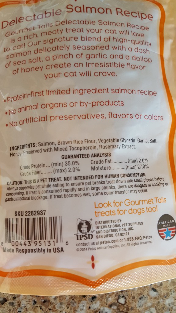 Gourmet Tails Cat Treats contain garlic